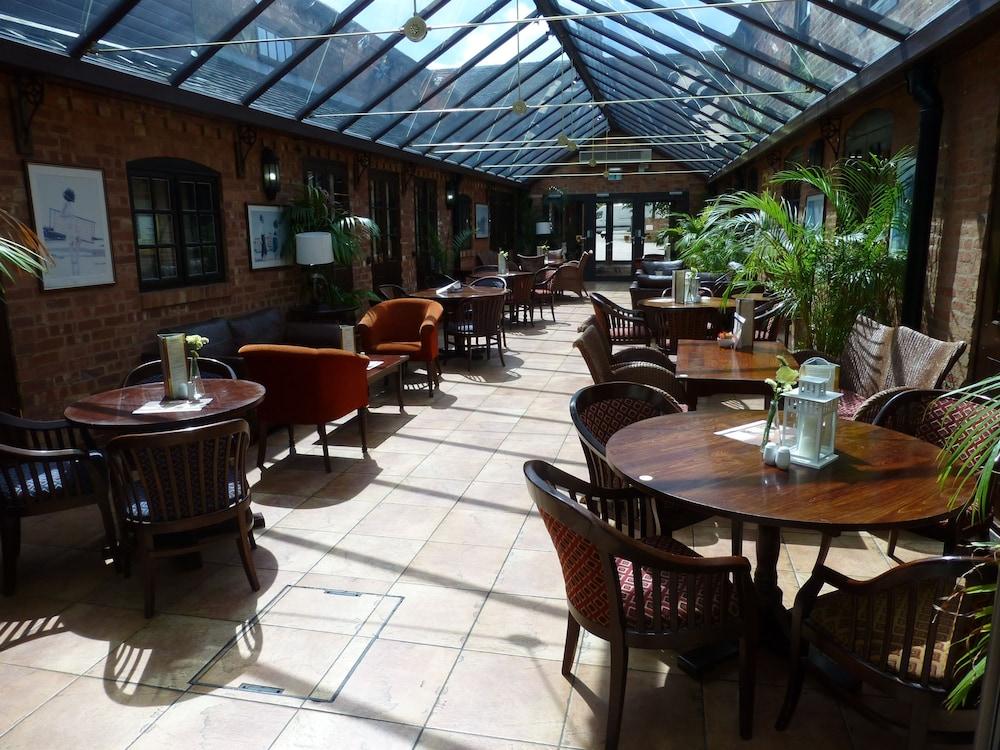 The Atherstone Red Lion Hotel Kültér fotó